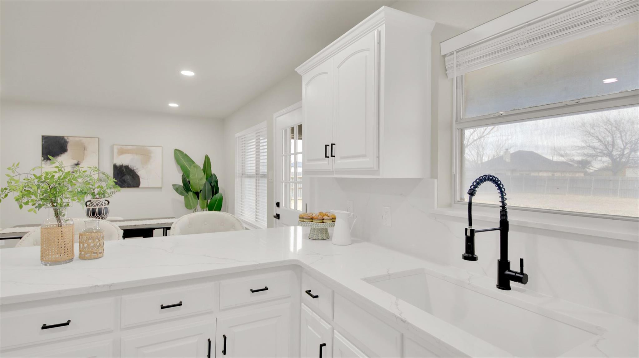 131 Meadow Valley Loop, Jarrell, TX 76537