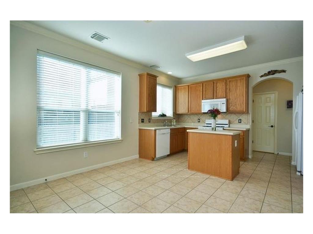 1819 Rosenborough Ln N, Round Rock, TX 78665