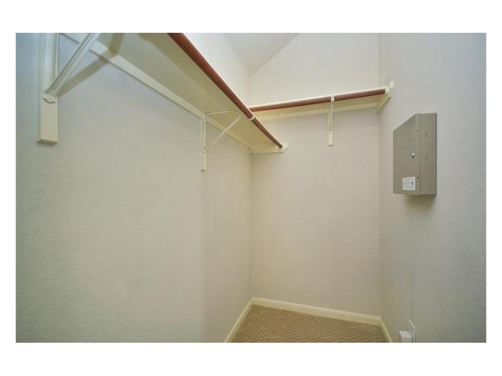 1819 Rosenborough Ln N, Round Rock, TX 78665