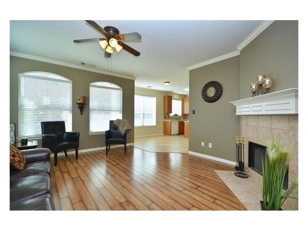 1819 Rosenborough Ln N, Round Rock, TX 78665