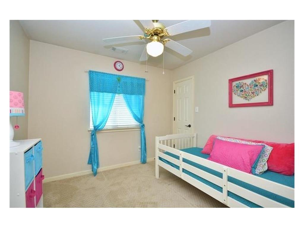 1819 Rosenborough Ln N, Round Rock, TX 78665