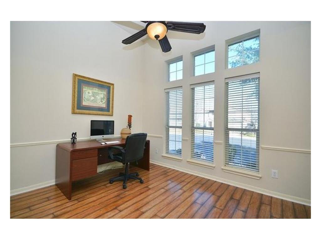 1819 Rosenborough Ln N, Round Rock, TX 78665