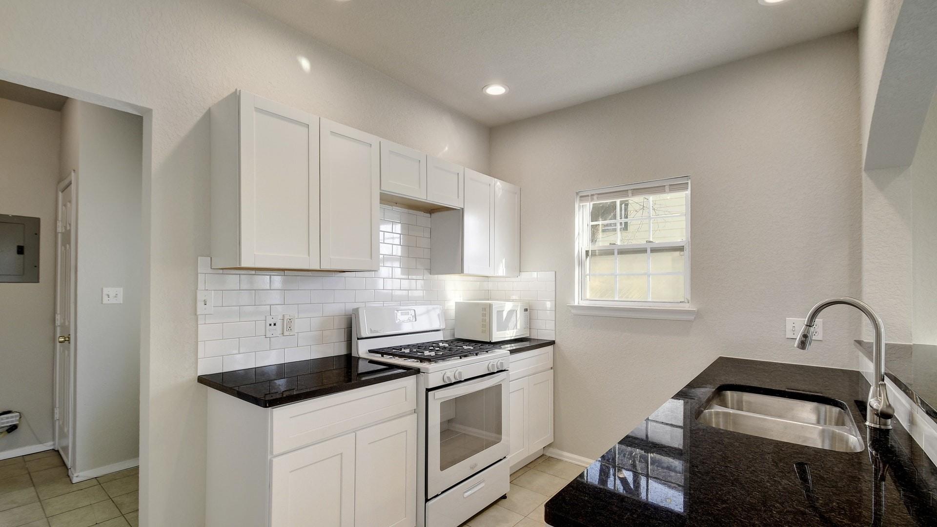 2206 Pennsylvania Ave # A, Austin, TX 78702