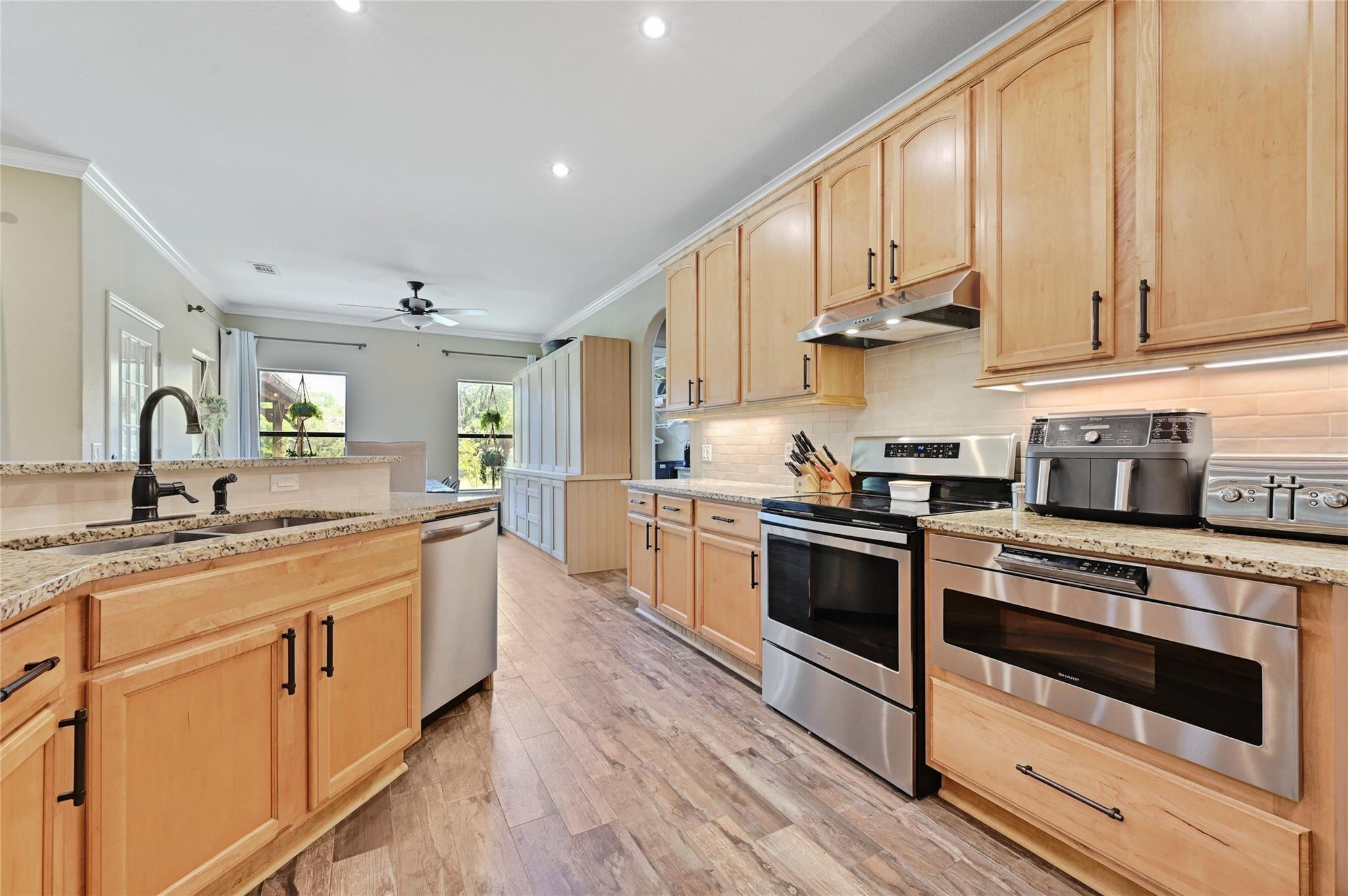 801 Mountain Crest Dr, Wimberley, TX 78676