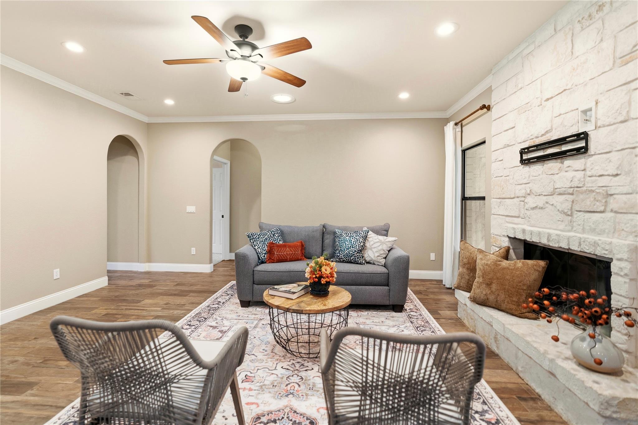 801 Mountain Crest Dr, Wimberley, TX 78676