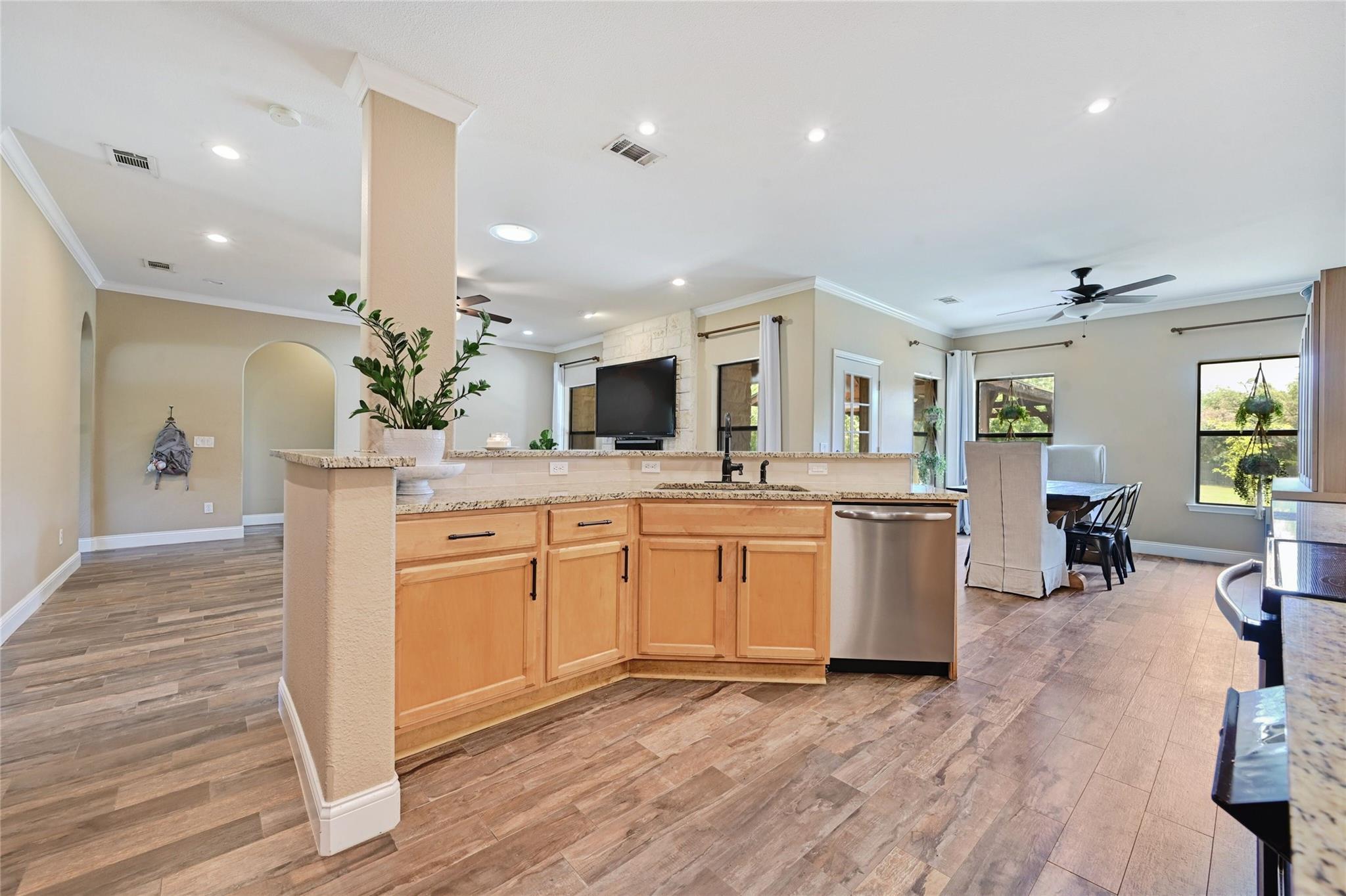 801 Mountain Crest Dr, Wimberley, TX 78676