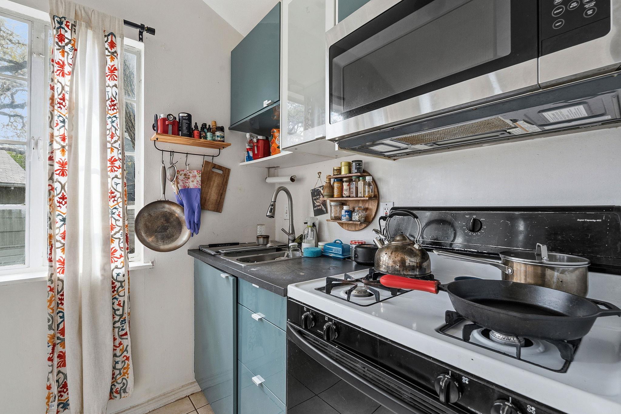 1112 Mission Rdg, Austin, TX 78704