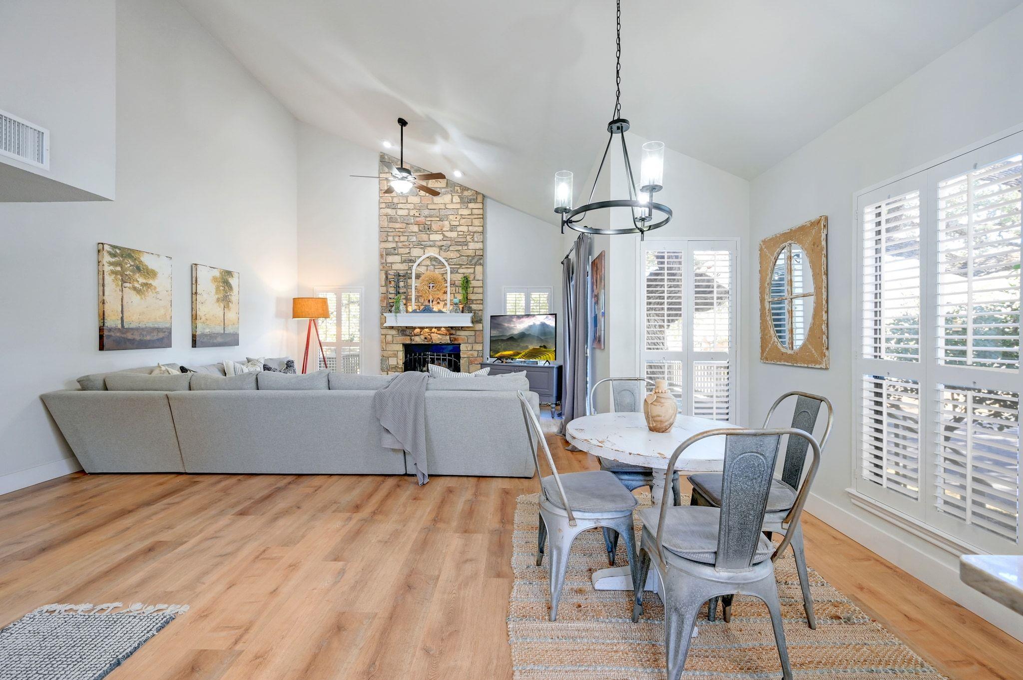 213 Overlook Ct, Wimberley, TX 78676