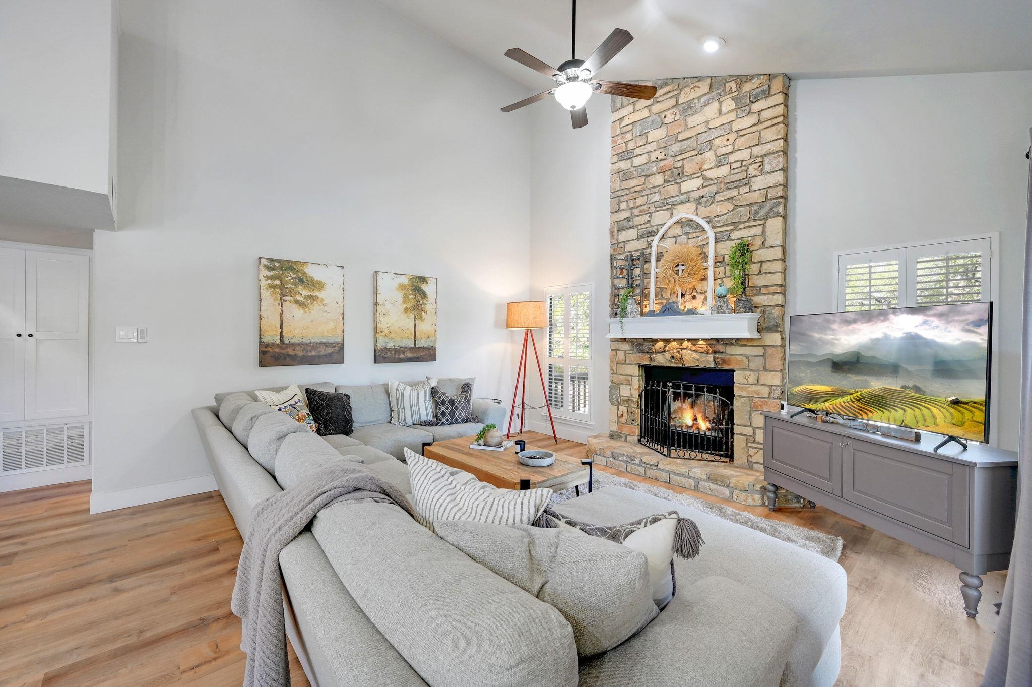 213 Overlook Ct, Wimberley, TX 78676