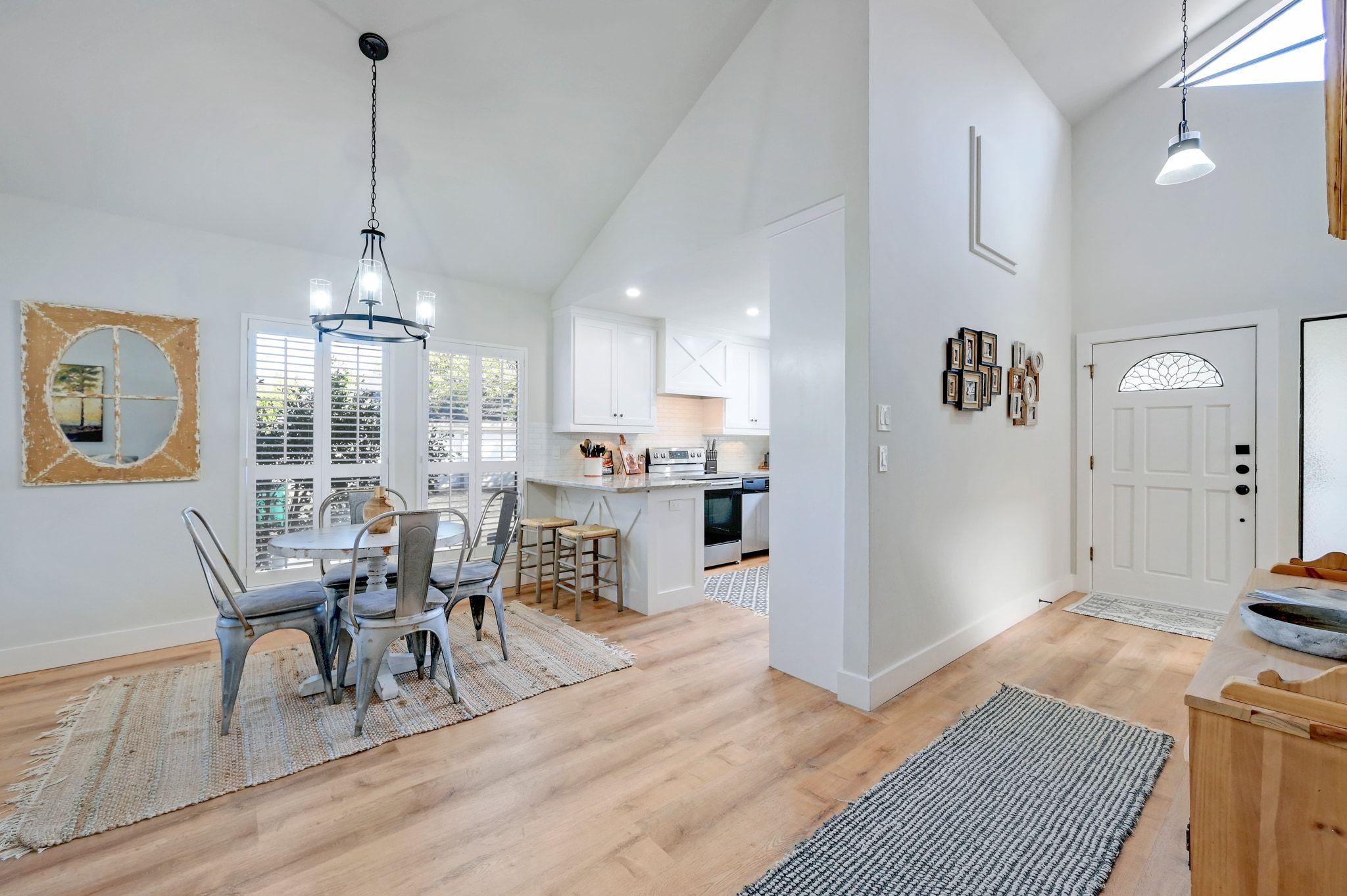 213 Overlook Ct, Wimberley, TX 78676