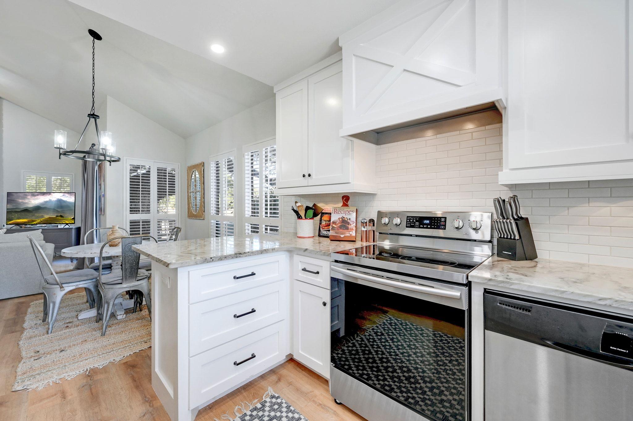 213 Overlook Ct, Wimberley, TX 78676