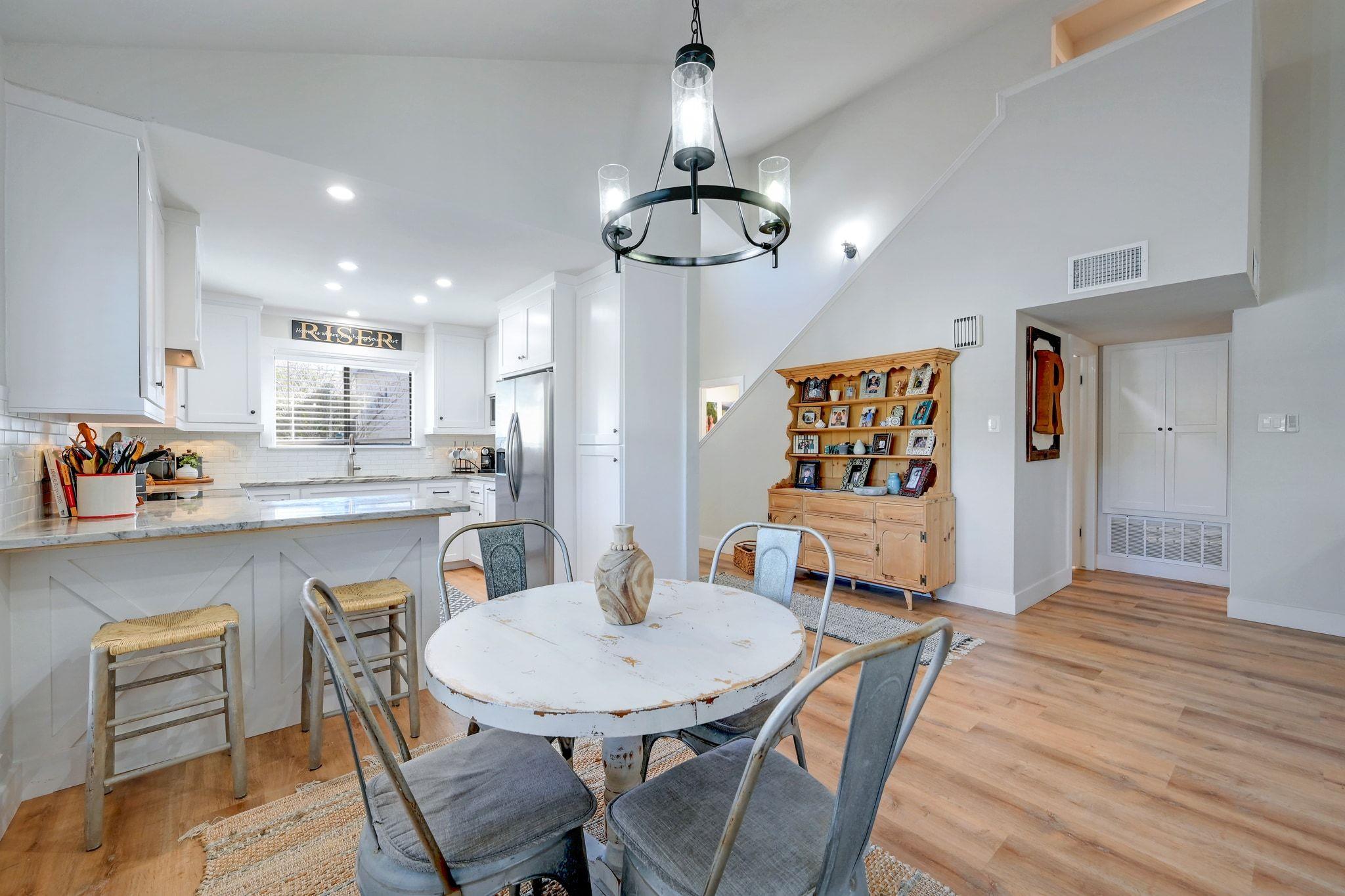 213 Overlook Ct, Wimberley, TX 78676