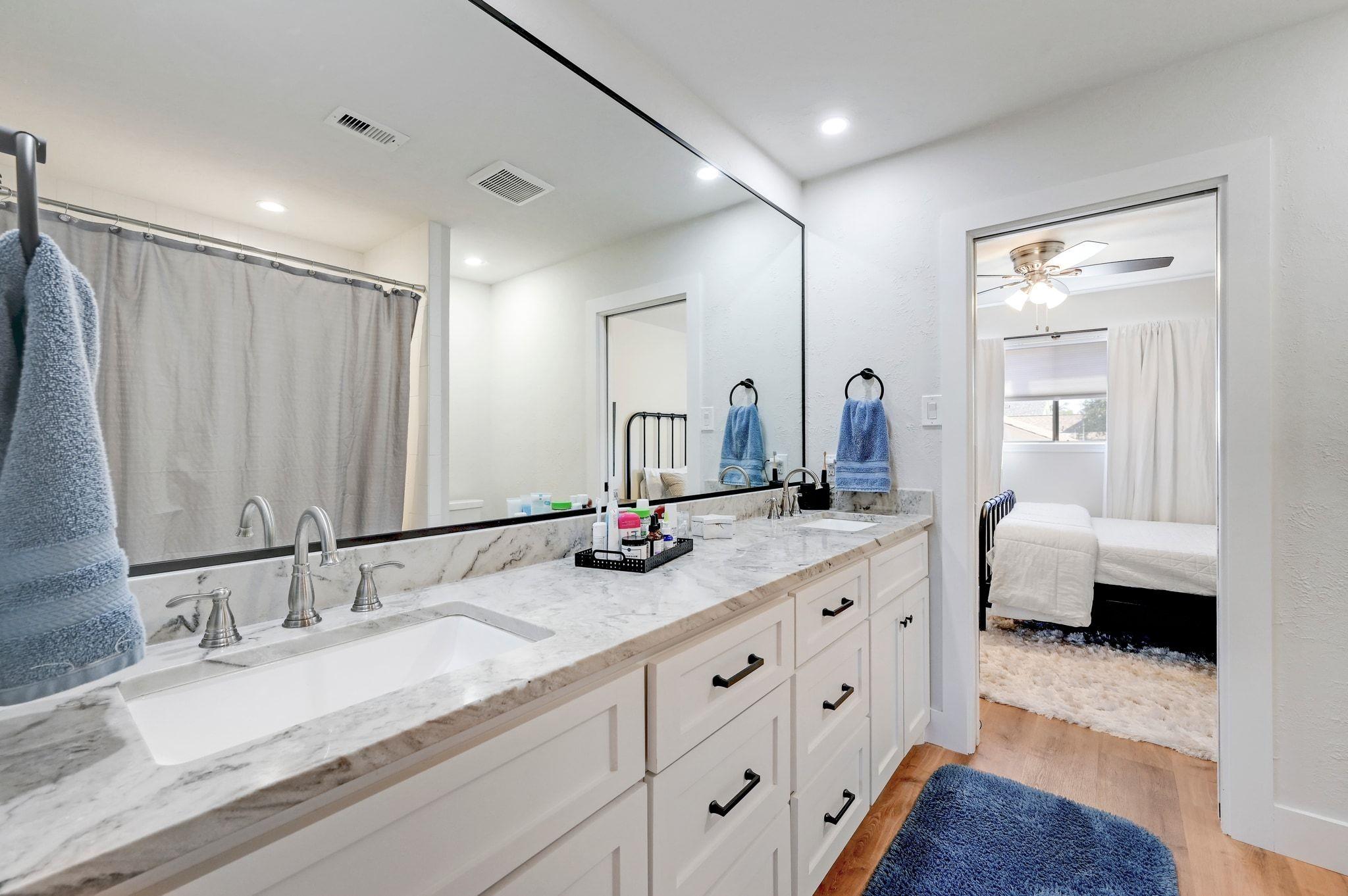 213 Overlook Ct, Wimberley, TX 78676