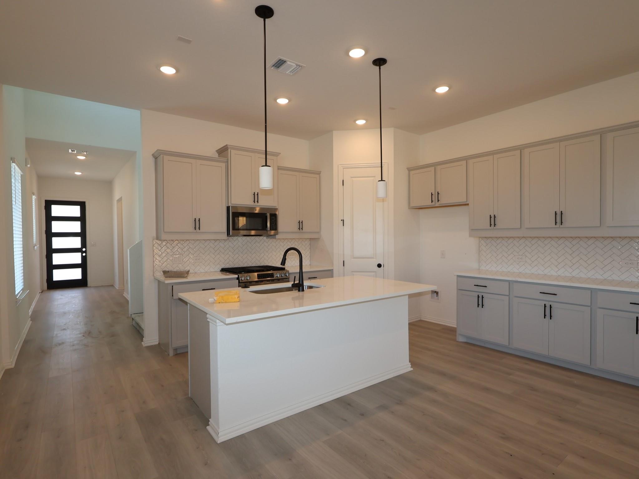 564 Darley Oak Dr, Dripping Springs, TX 78620