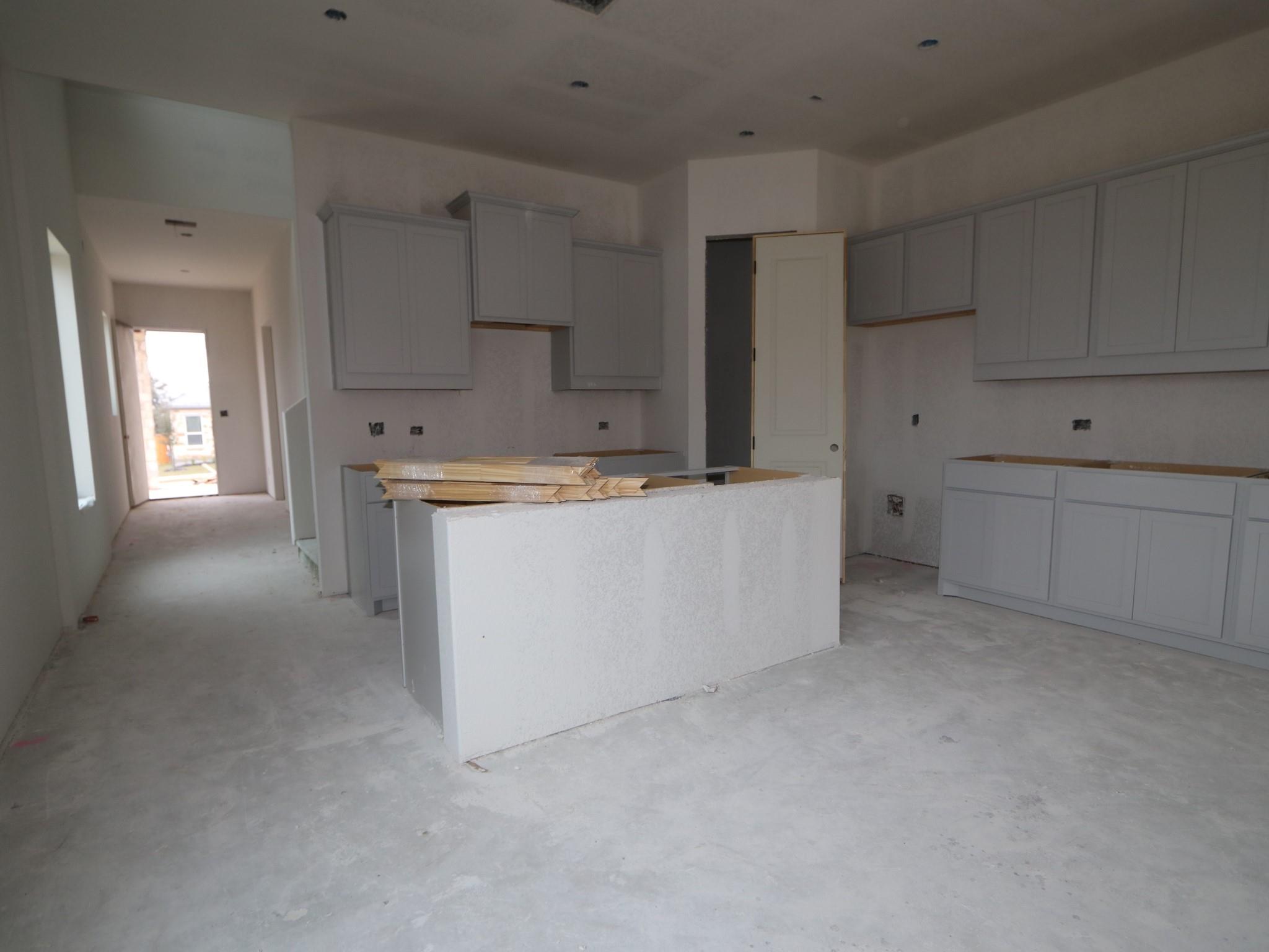 564 Darley Oak Dr, Dripping Springs, TX 78620