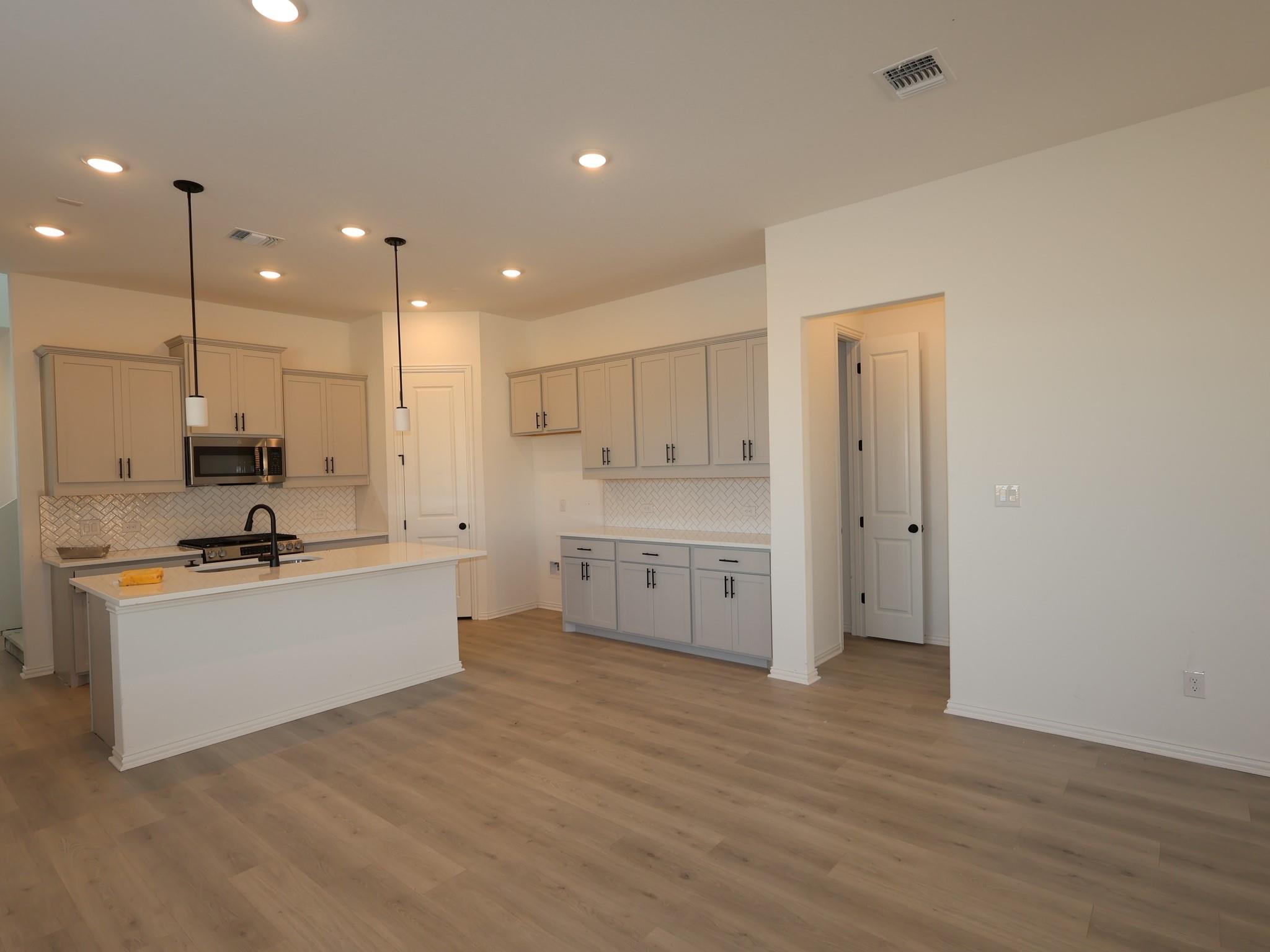 564 Darley Oak Dr, Dripping Springs, TX 78620