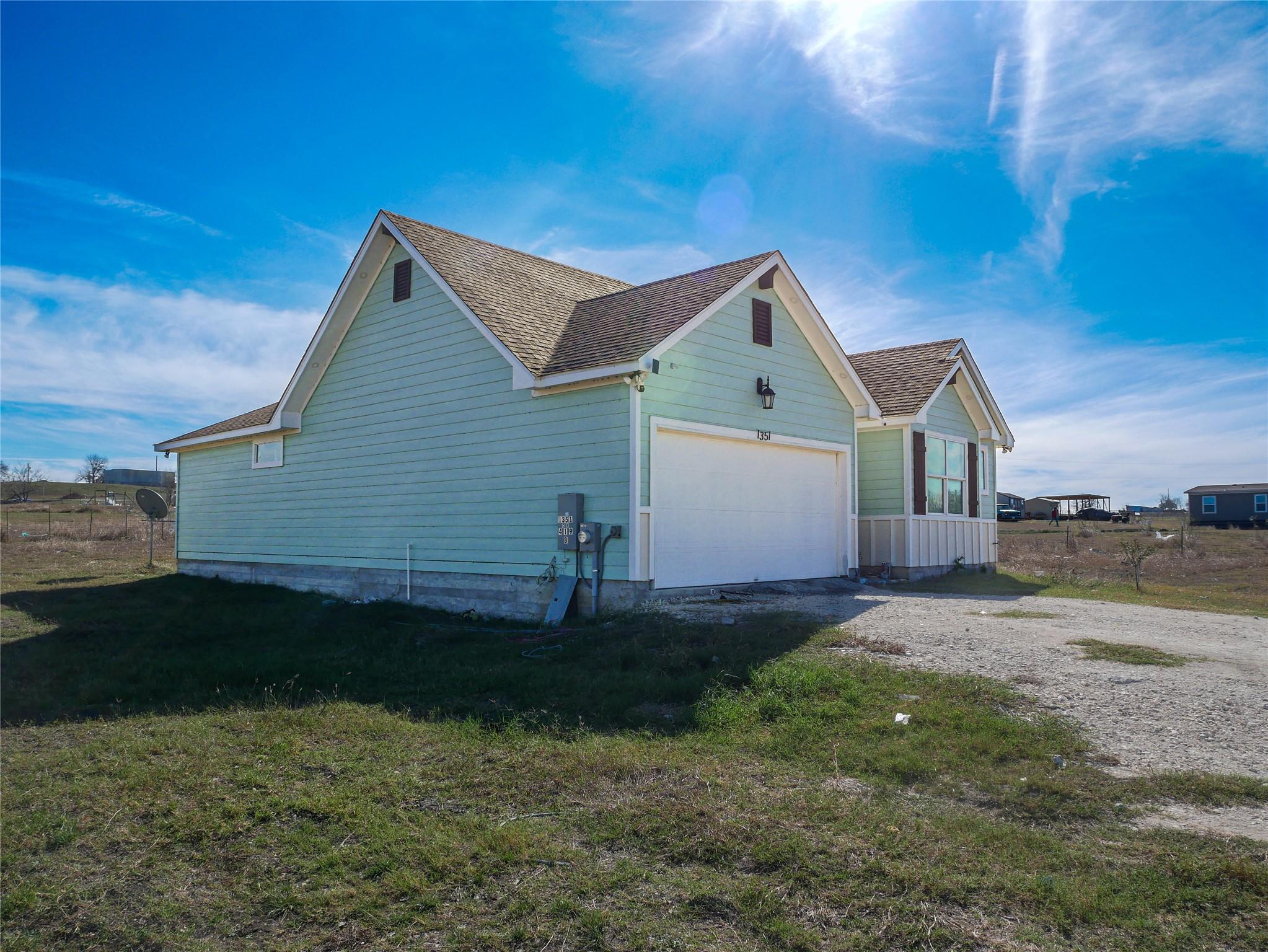 1351 County Road 419, Taylor, TX 76574