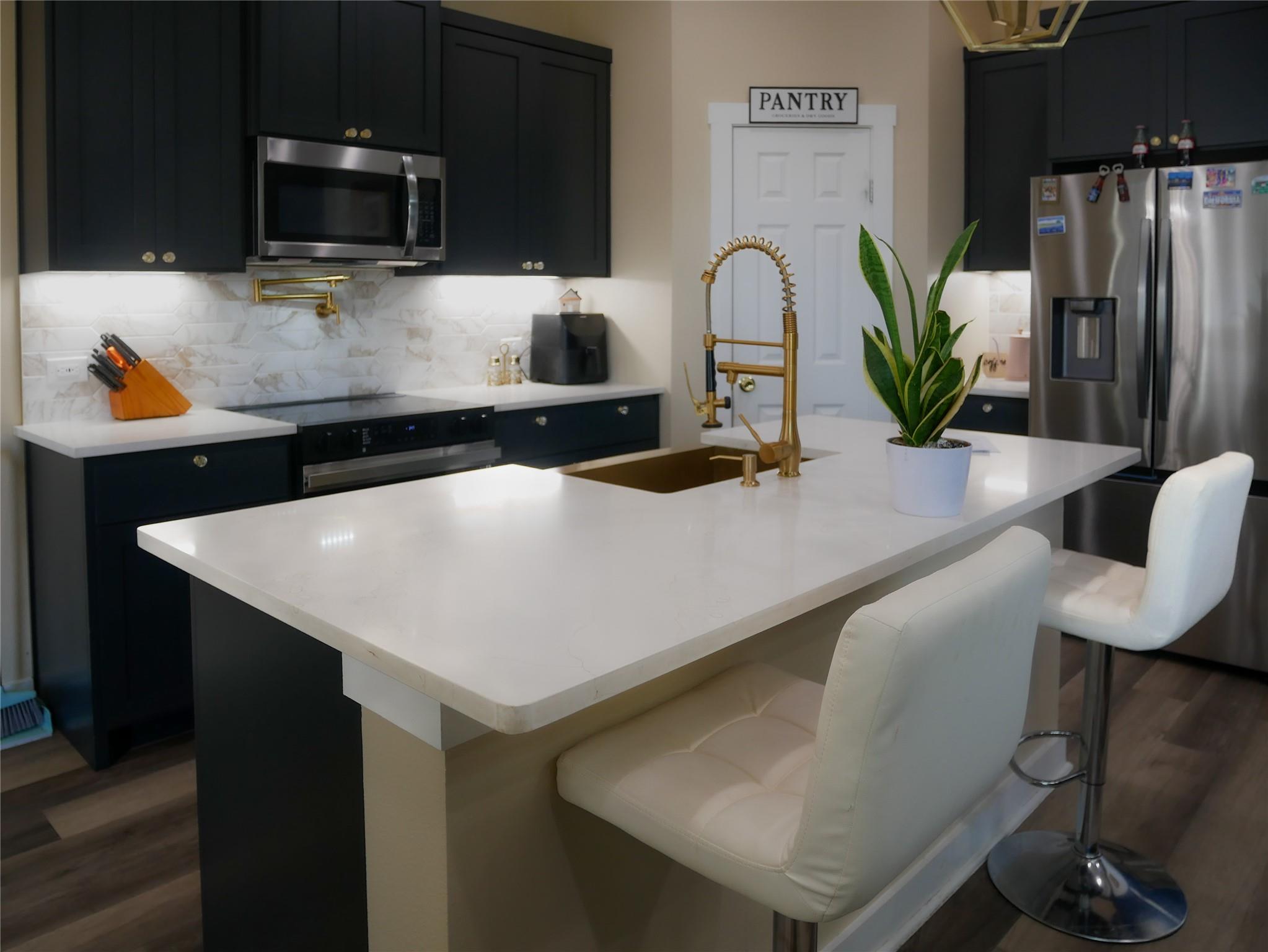 1351 County Road 419, Taylor, TX 76574