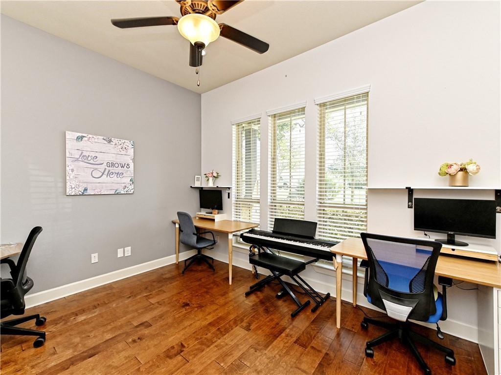 332 Quartz Dr, Dripping Springs, TX 78620