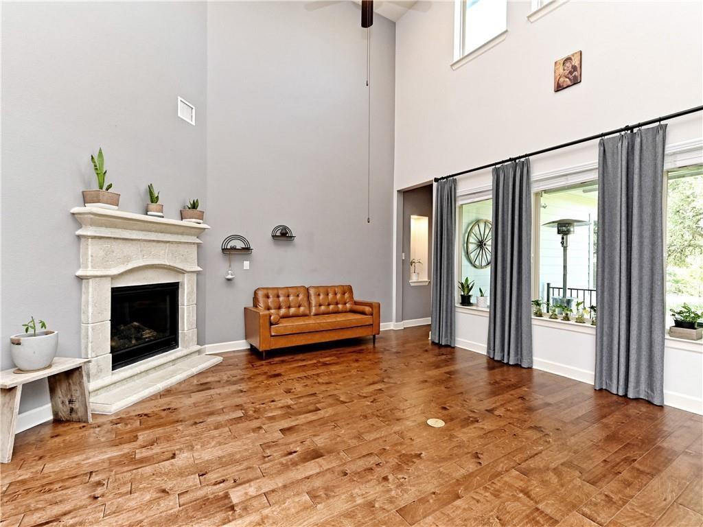 332 Quartz Dr, Dripping Springs, TX 78620