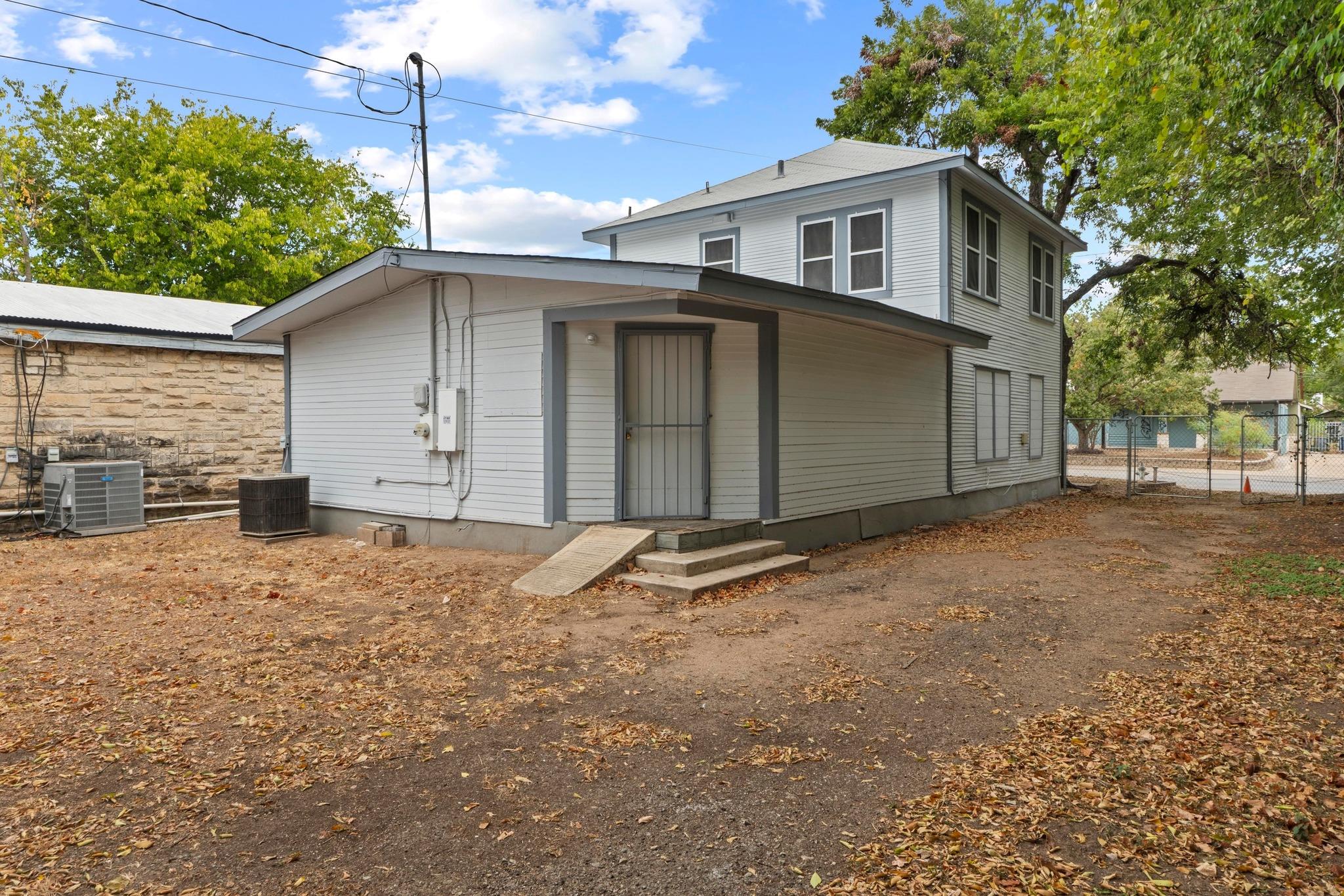 2117 E Cesar Chavez St, Austin, TX 78702