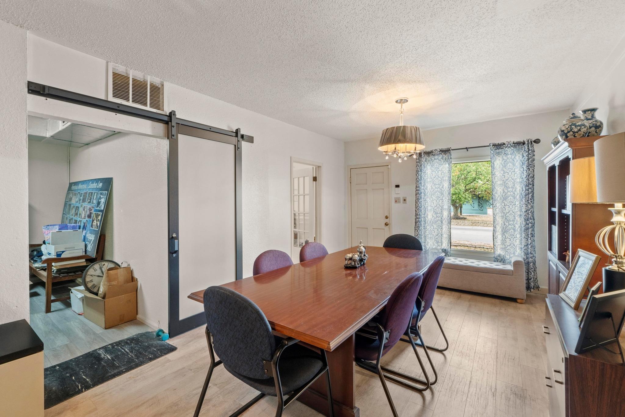 2117 E Cesar Chavez St, Austin, TX 78702