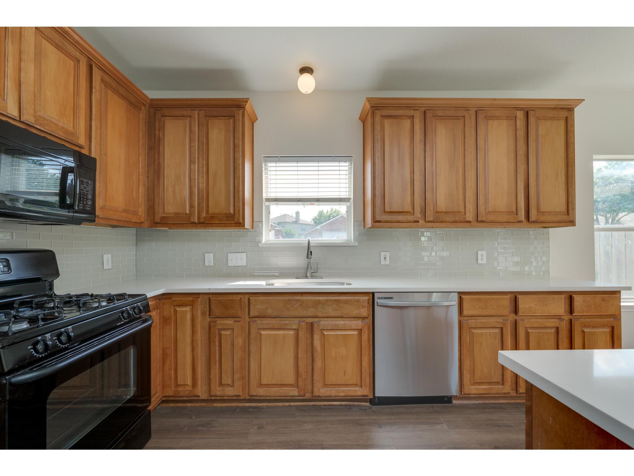 2700 Mission Tejas Dr, Pflugerville, TX 78660