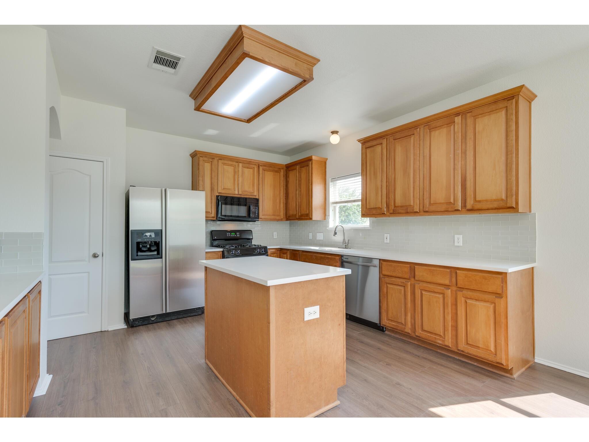 2700 Mission Tejas Dr, Pflugerville, TX 78660