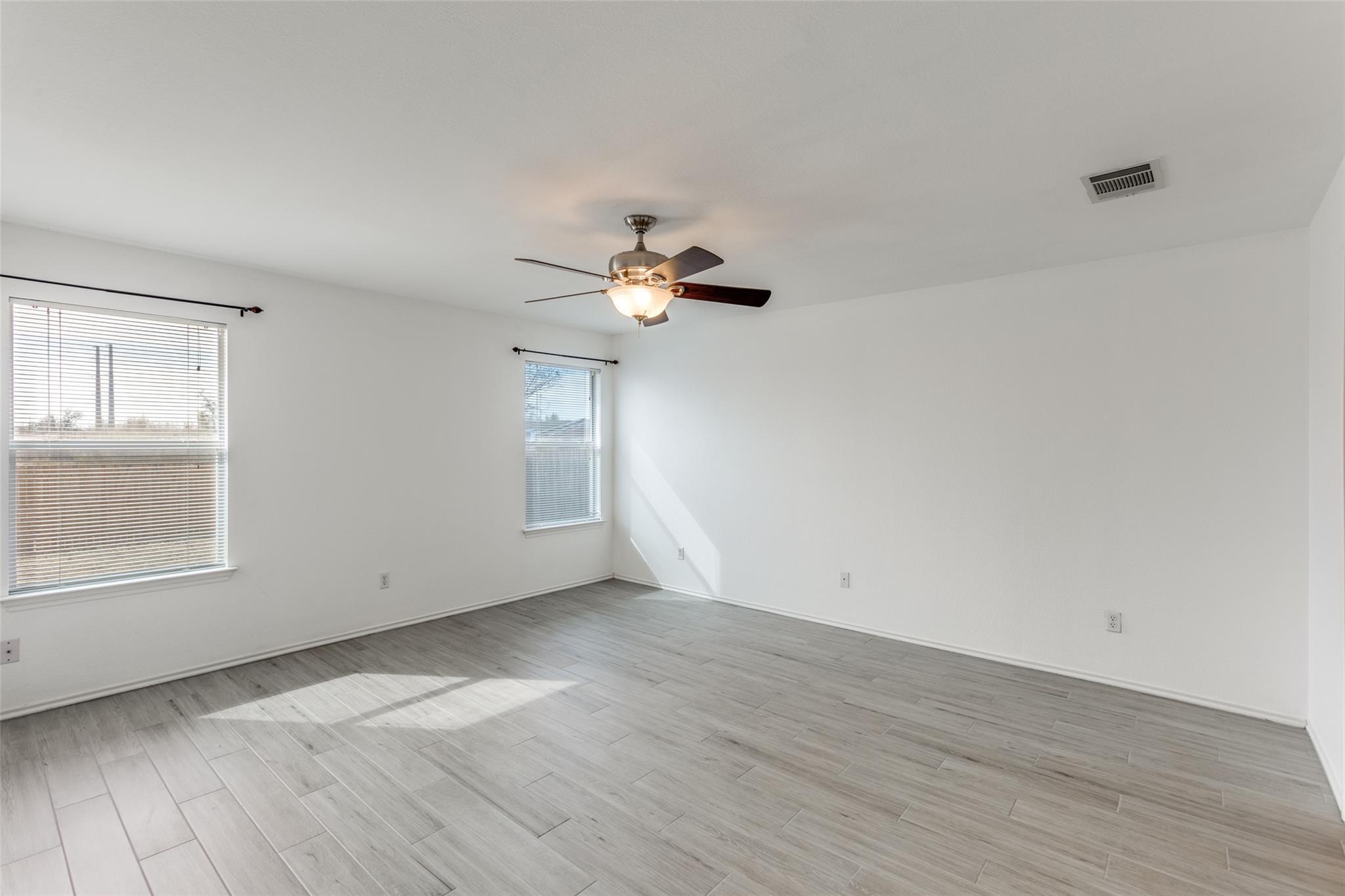 133 Sylvan St, Hutto, TX 78634