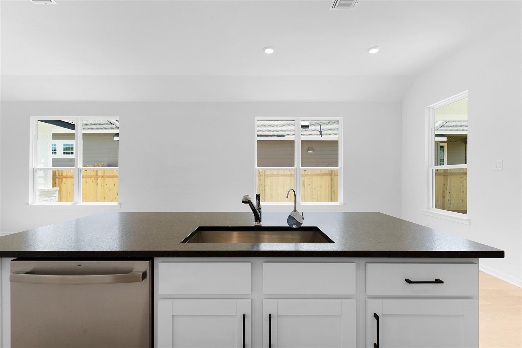 410 Raleigh Dr, Georgetown, TX 78633