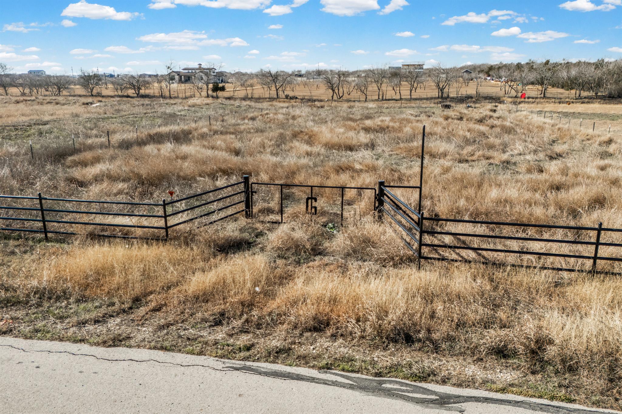 255 Bianca Cir, Del Valle, TX 78617