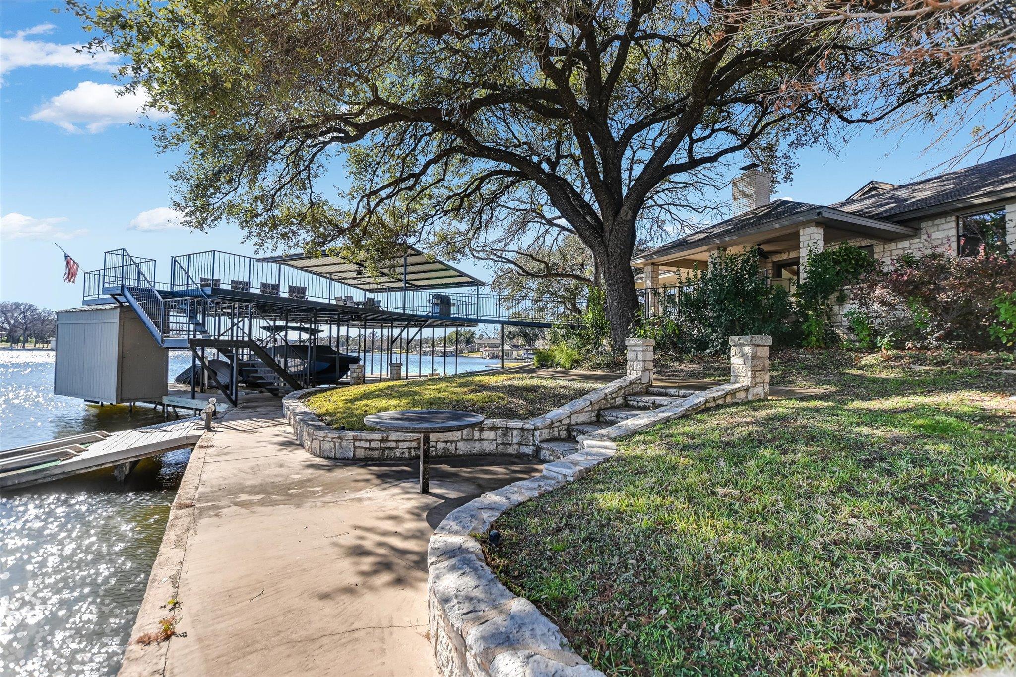 1880 Purple Sage Ln, Kingsland, TX 78639
