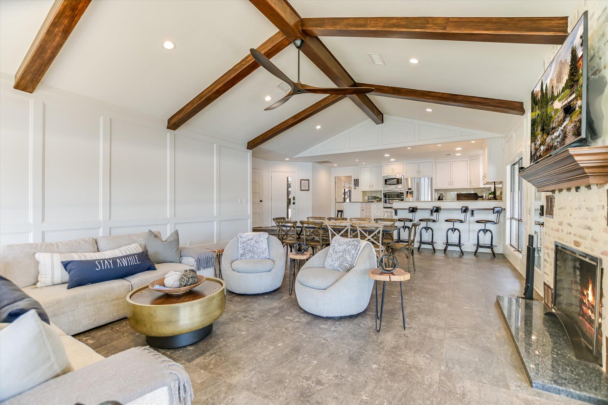 1880 Purple Sage Ln, Kingsland, TX 78639