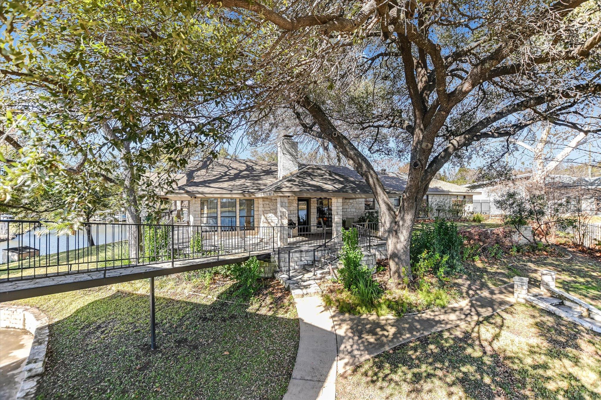 1880 Purple Sage Ln, Kingsland, TX 78639