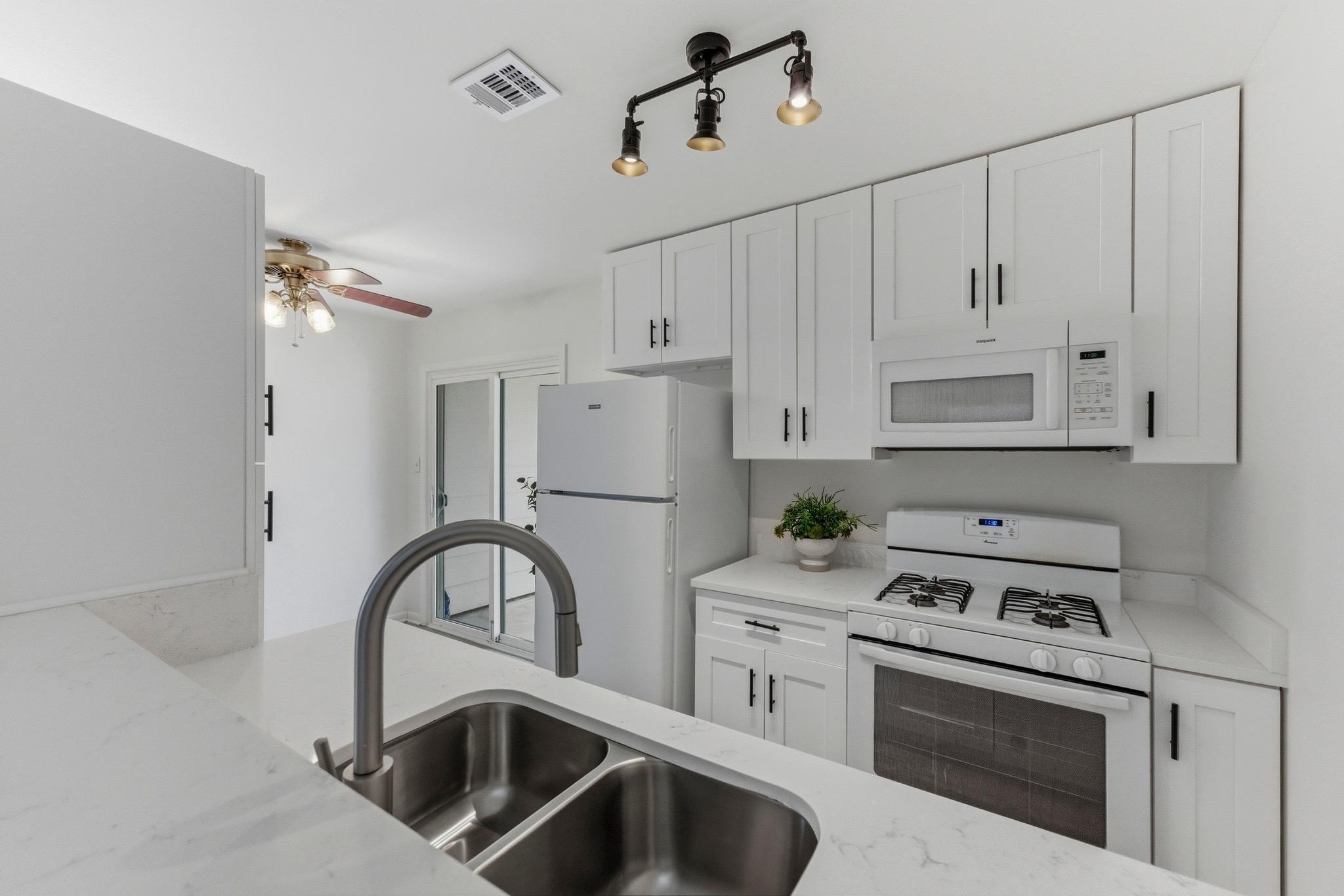 2711 Saint Edwards Cir, Austin, TX 78704