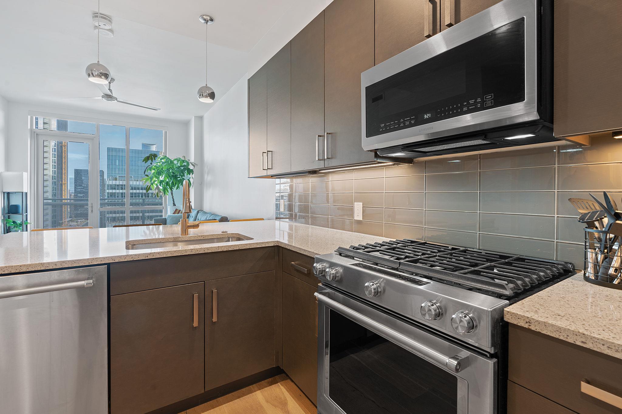 222 West Ave # 2911, Austin, TX 78701