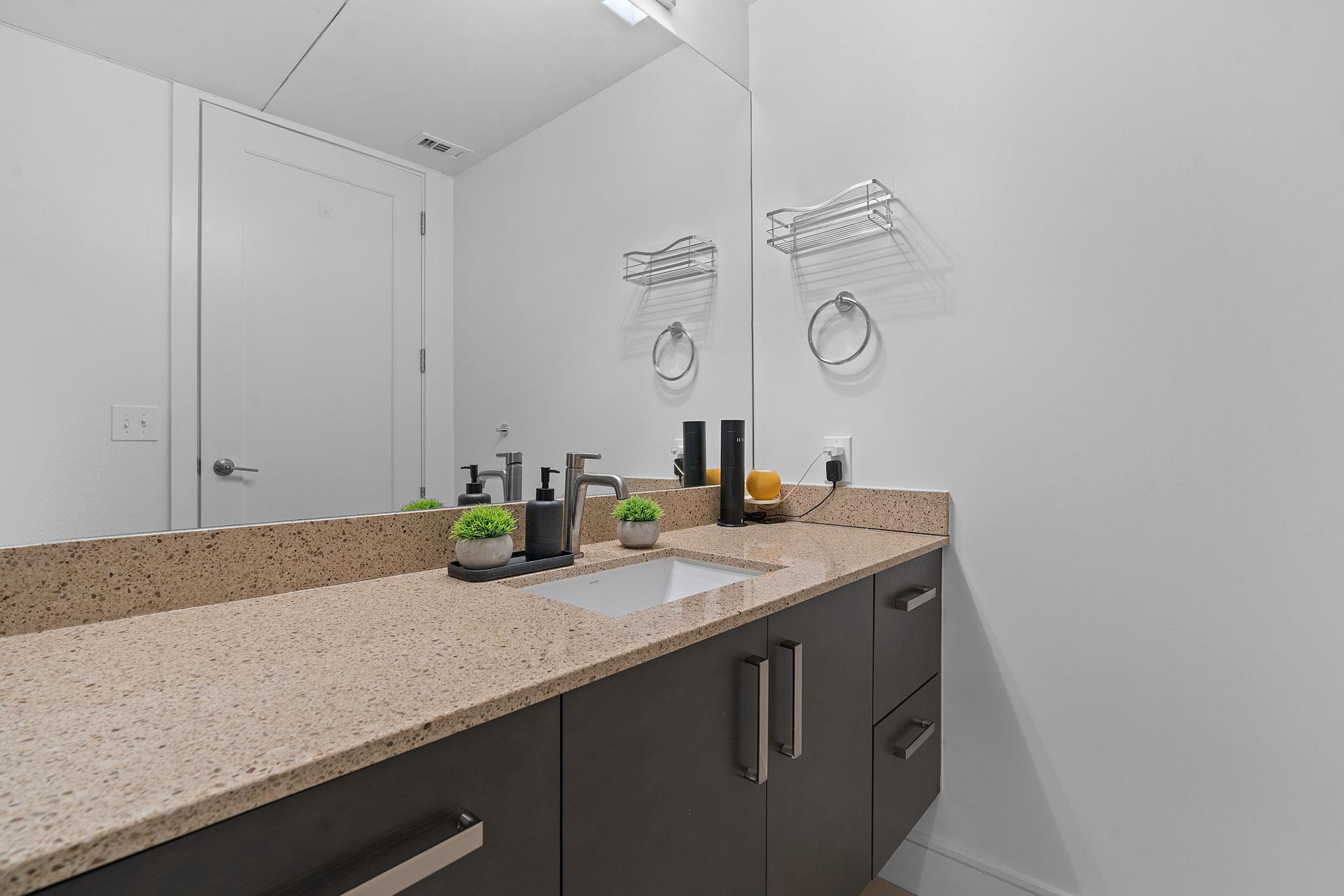 222 West Ave # 2911, Austin, TX 78701