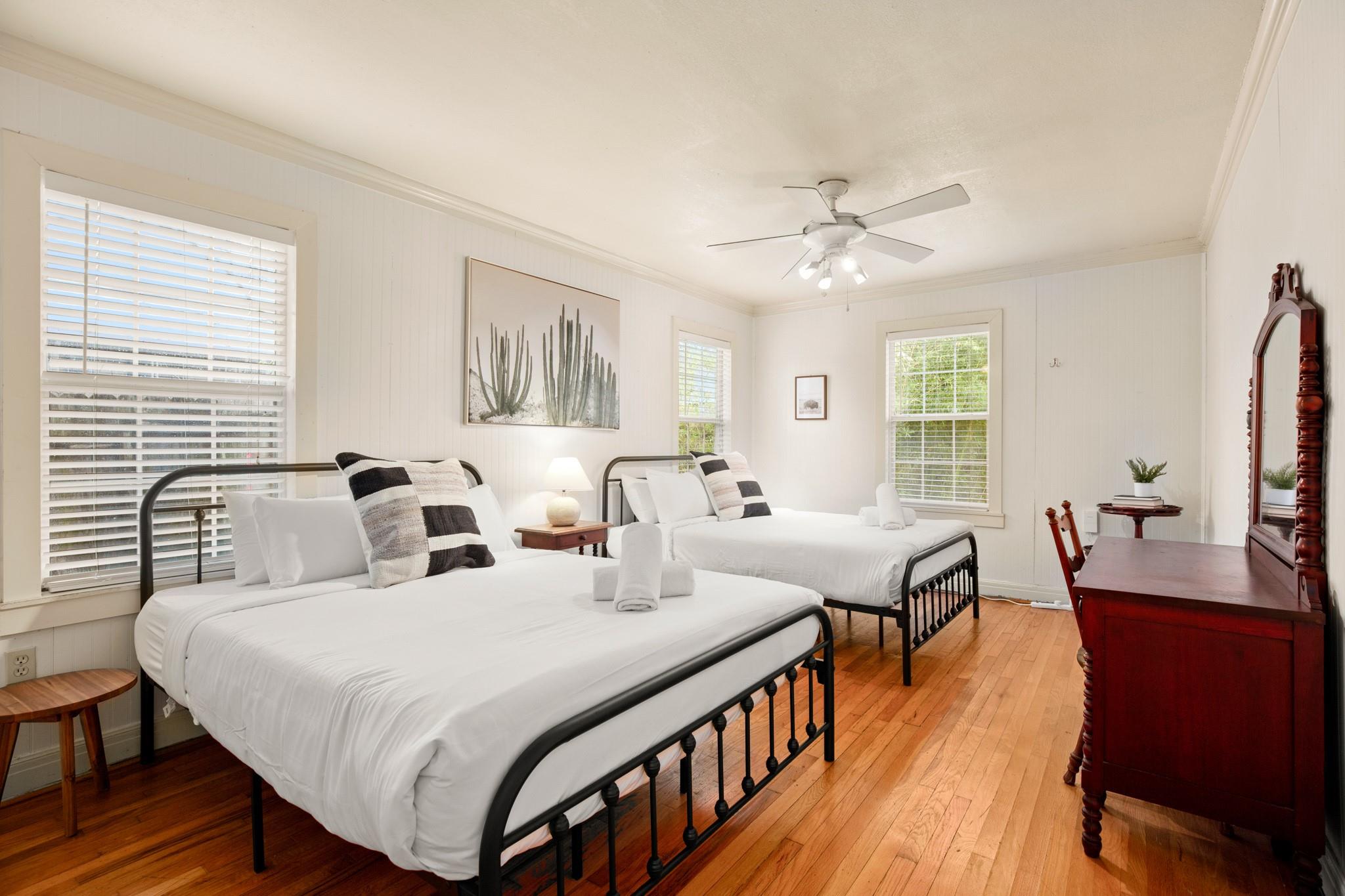 1406 Summit Street, Austin, TX 78741