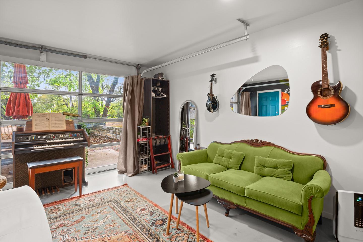 1406 Summit St, Austin, TX 78741