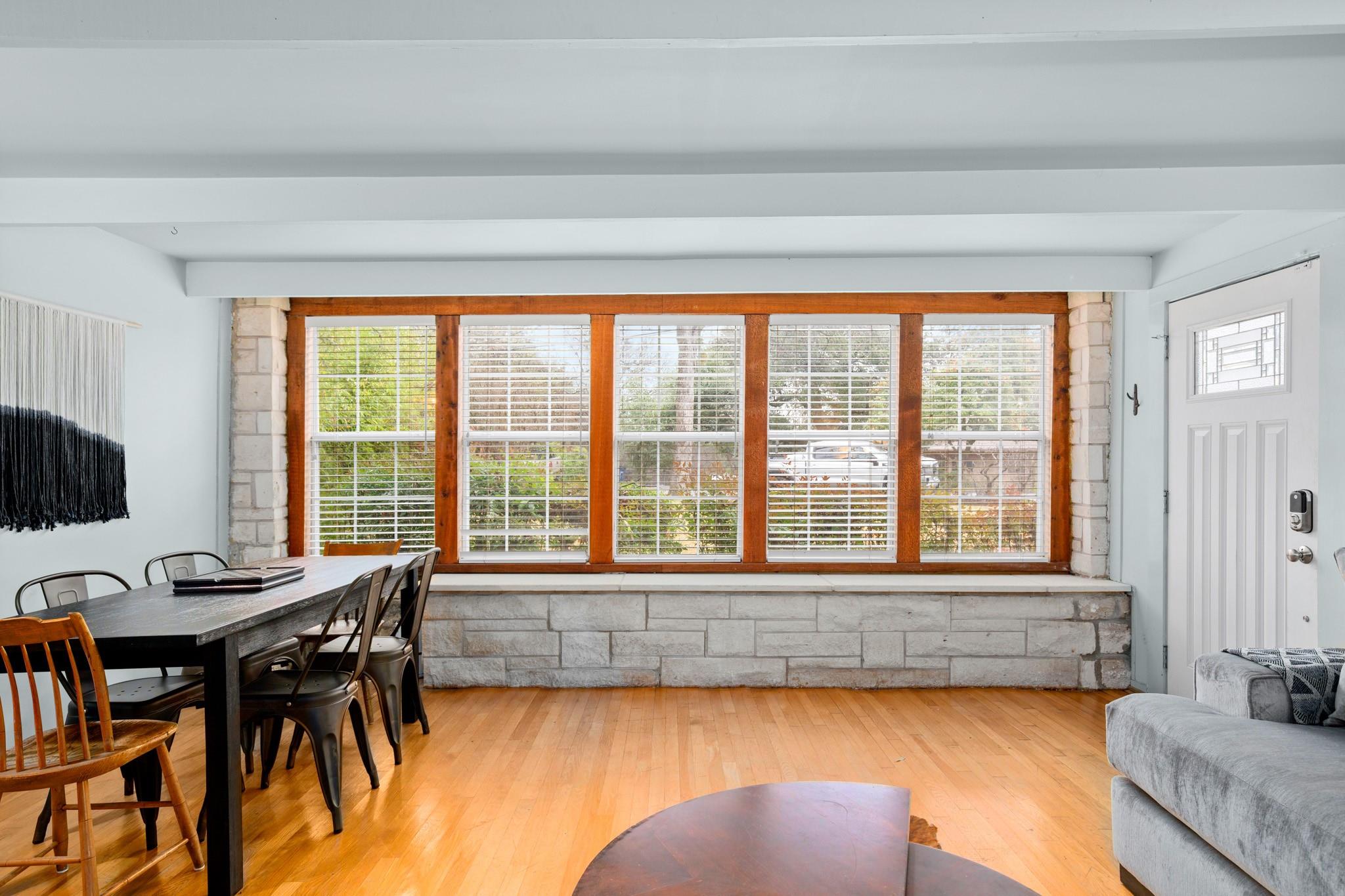 1406 Summit St, Austin, TX 78741