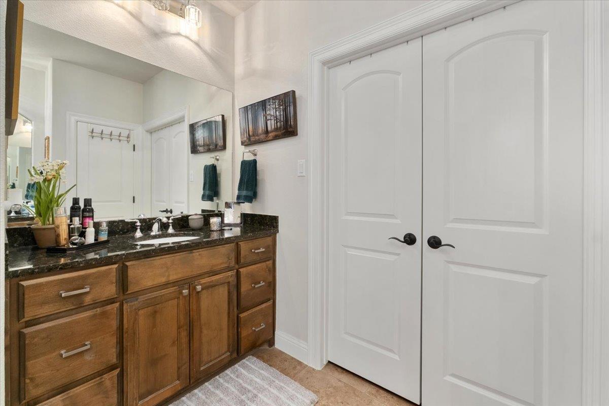 234 Via Valmonte Dr, Buda, TX 78610