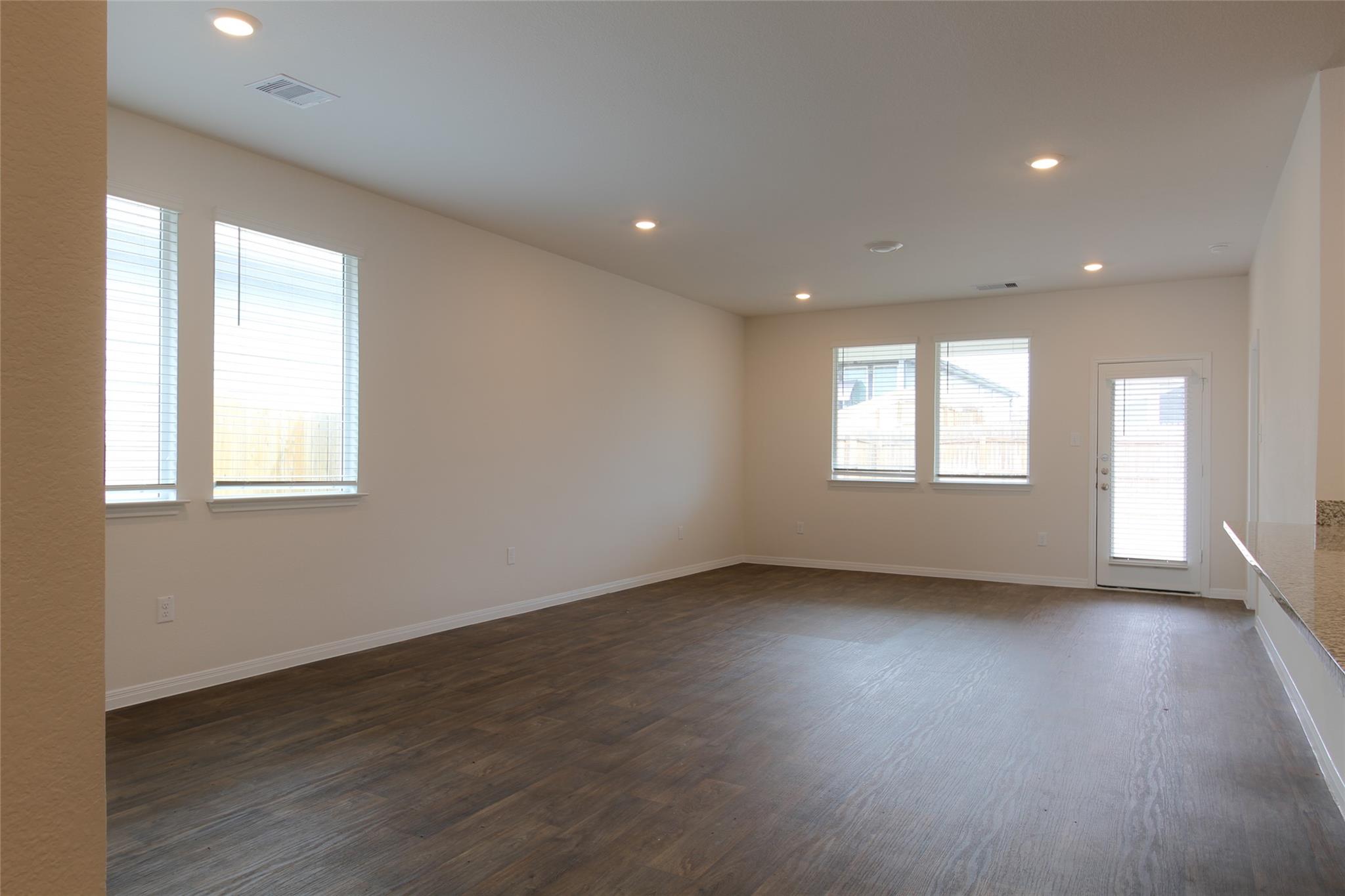 182 Eagle Mountain Trl, Kyle, TX 78640