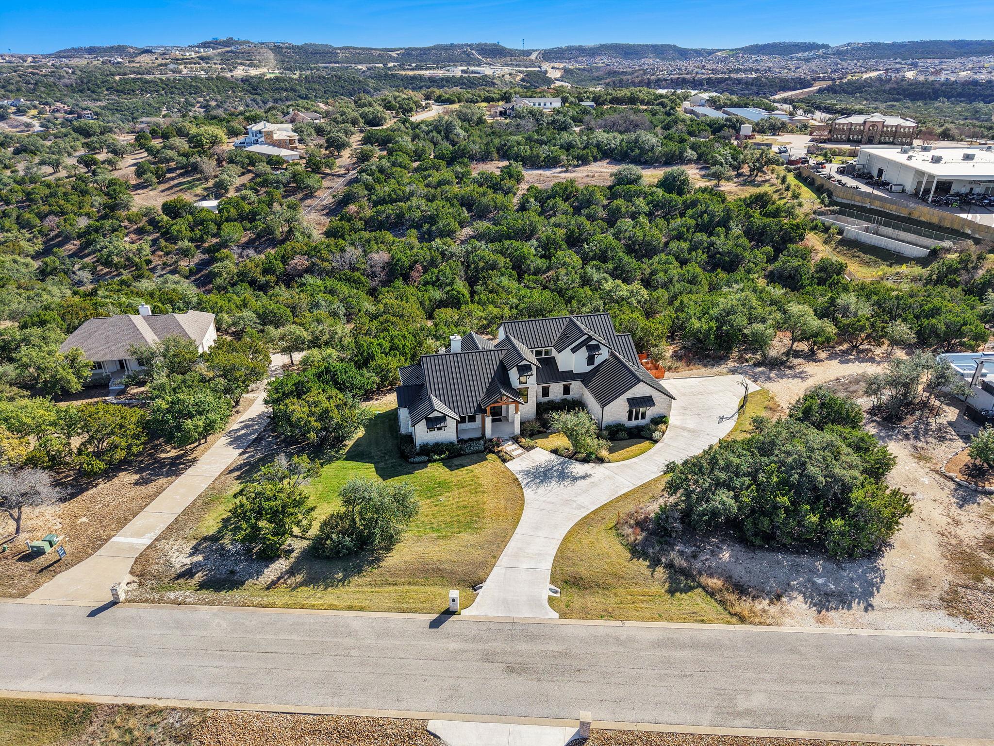 5001 Creek Meadow Cv, Spicewood, TX 78669
