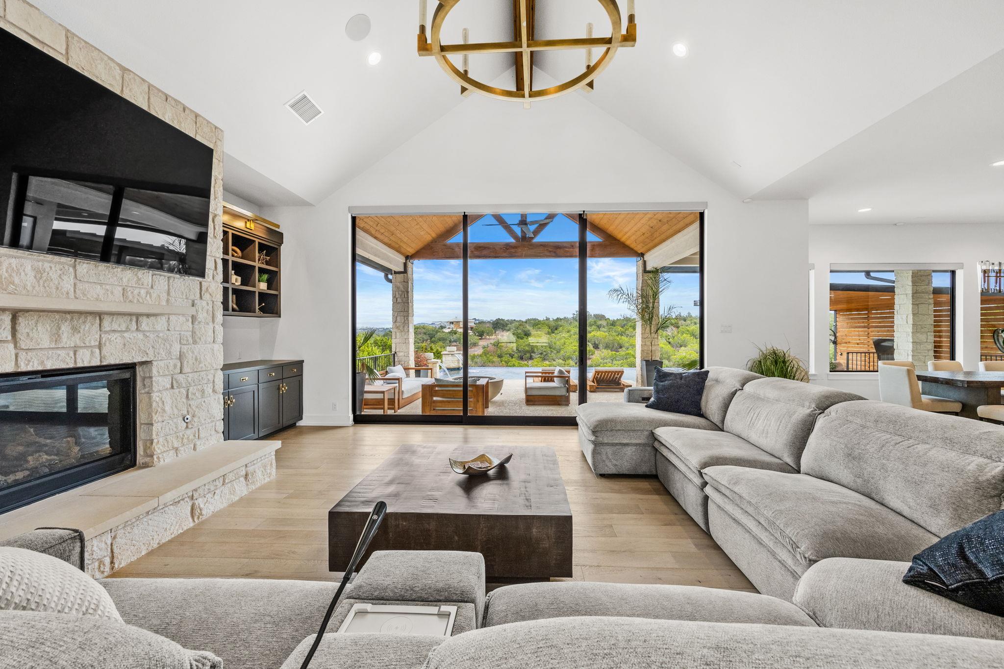 5001 Creek Meadow Cv, Spicewood, TX 78669