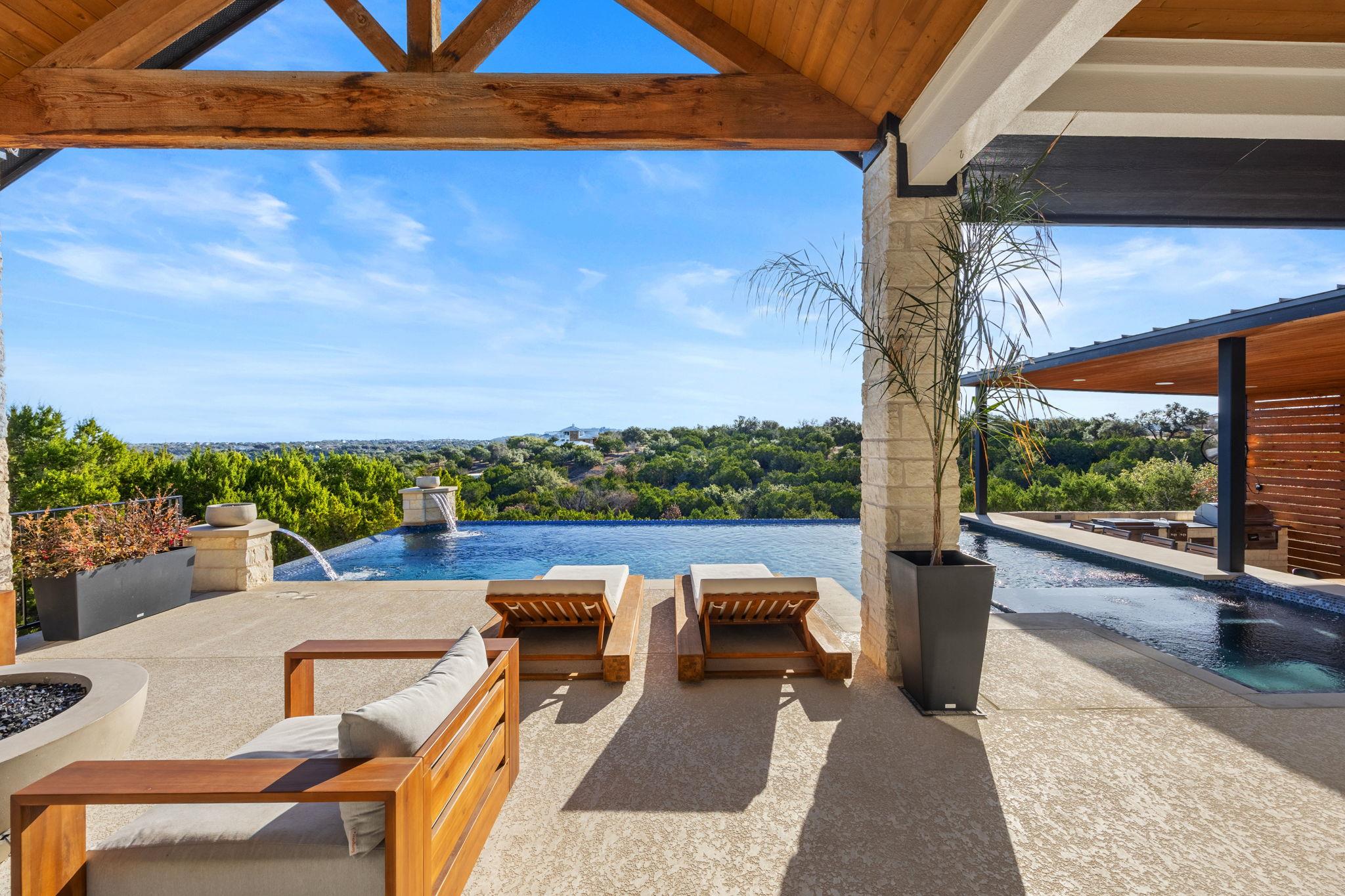 5001 Creek Meadow Cv, Spicewood, TX 78669