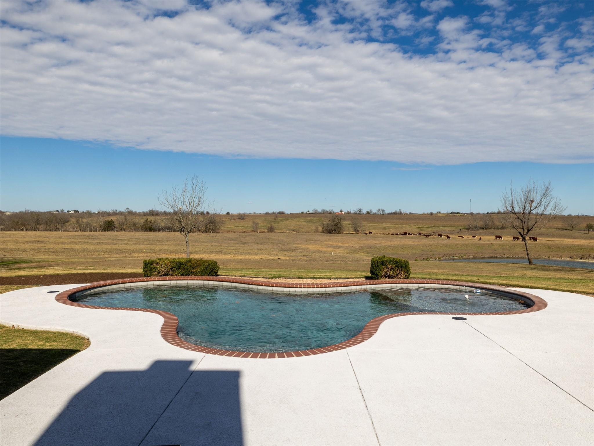 651 County Road 497, Taylor, TX 76574