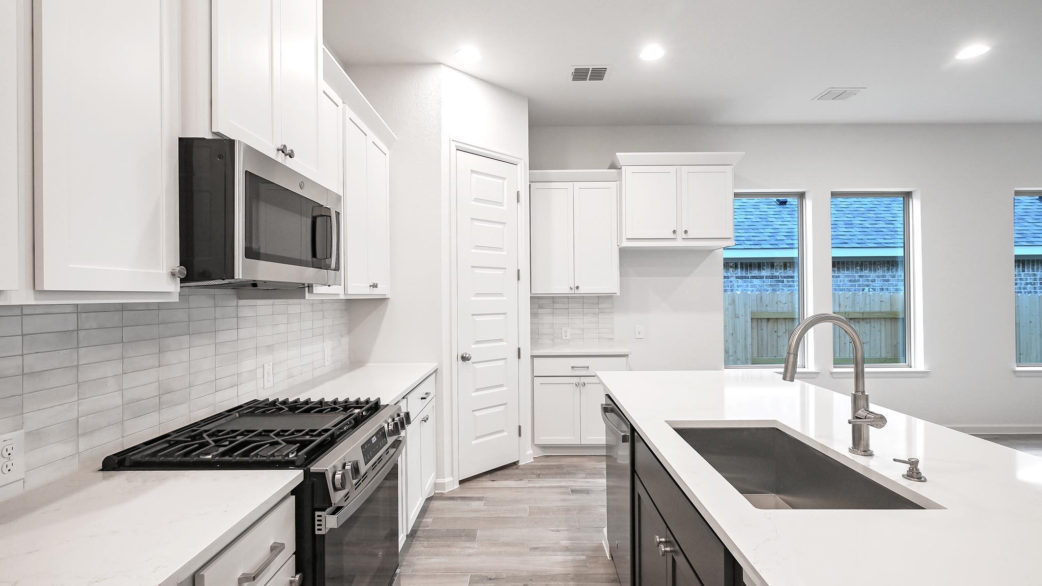 178 Blackborrow Dr, Kyle, TX 78640