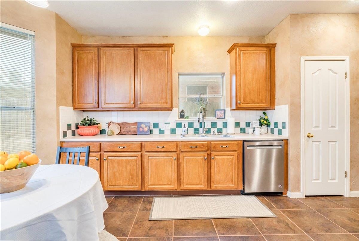 1706 Apache Trl, Round Rock, TX 78665