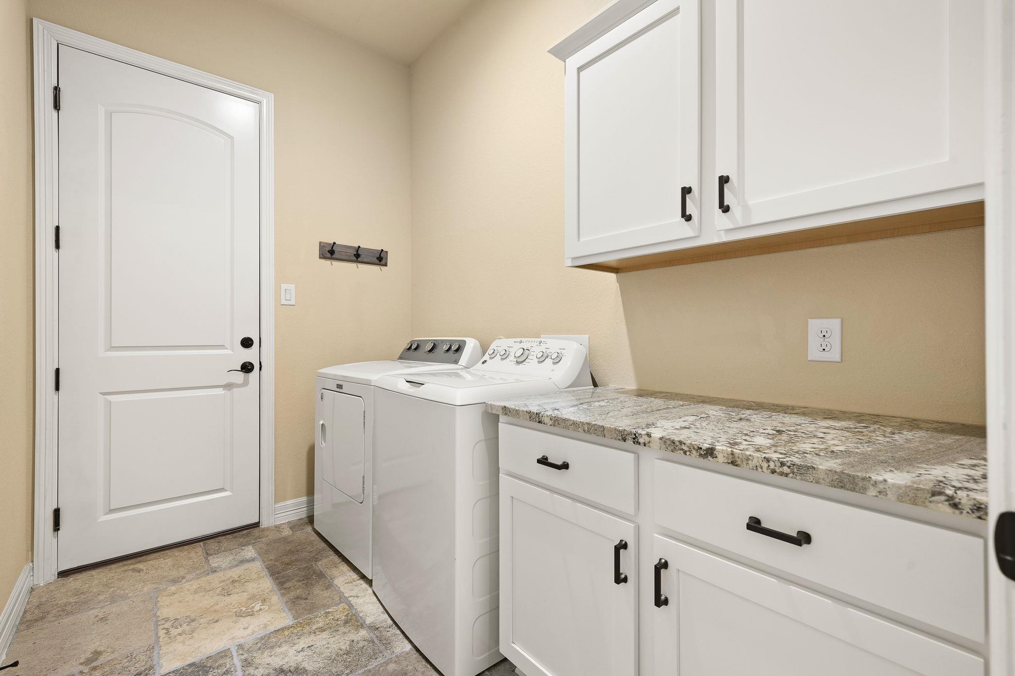 103 Kendall Dr, Spicewood, TX 78669