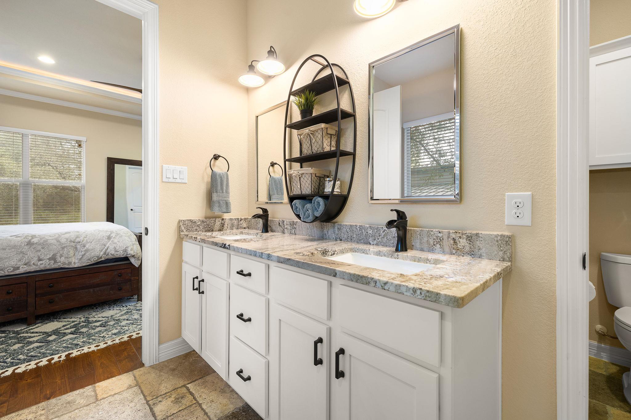 103 Kendall Dr, Spicewood, TX 78669